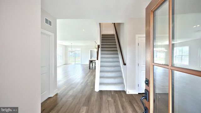 401 STICKLEY DR, Mechanicsburg, PA 17055