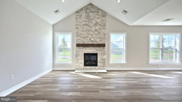 401 STICKLEY DR, Mechanicsburg, PA 17055