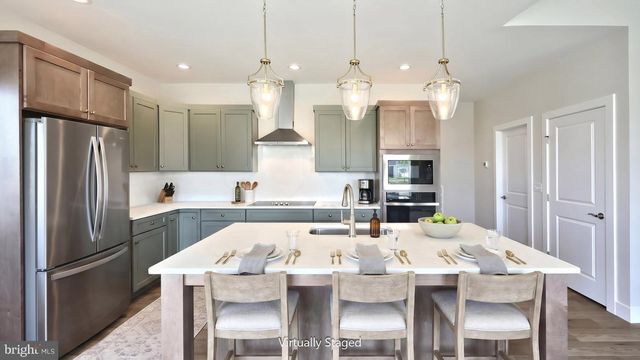 401 STICKLEY DR, Mechanicsburg, PA 17055