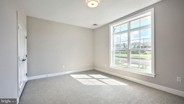 401 STICKLEY DR, Mechanicsburg, PA 17055