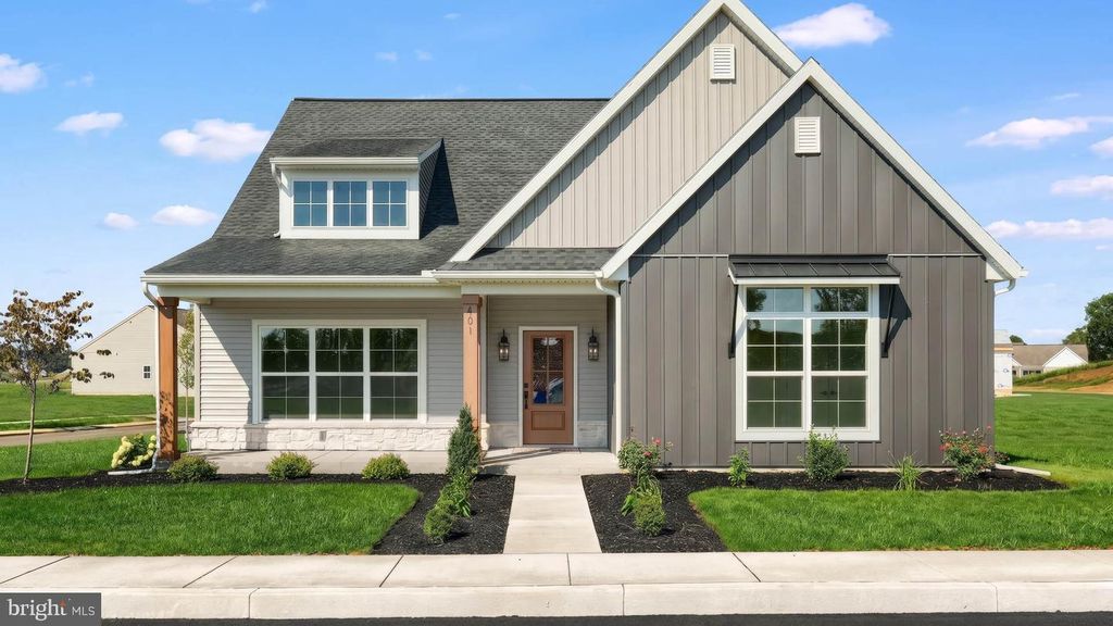 401 STICKLEY DR, Mechanicsburg, PA 17055