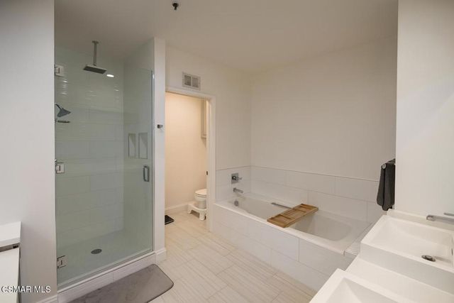 5350 White Oak Avenue 105, Encino, CA 91316
