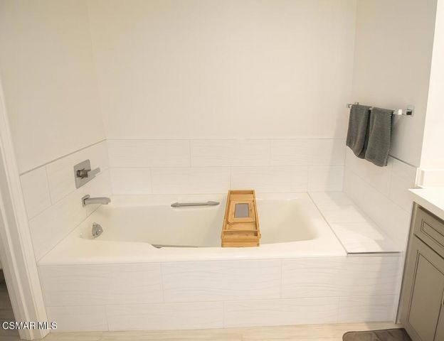 5350 White Oak Avenue 105, Encino, CA 91316