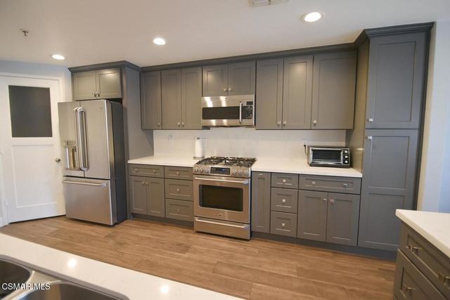 5350 White Oak Avenue 105, Encino, CA 91316