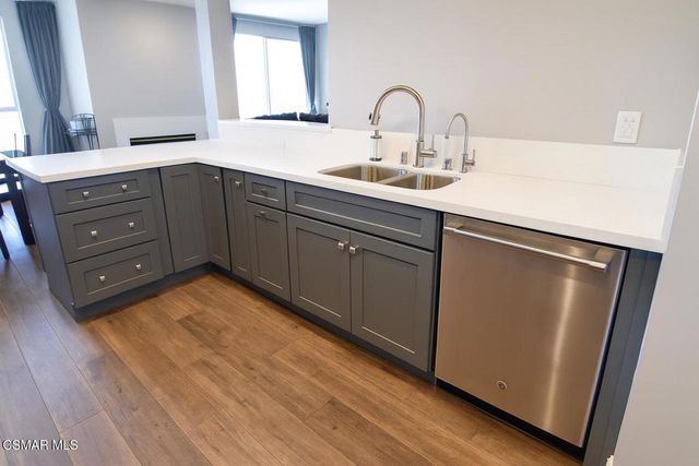 5350 White Oak Avenue 105, Encino, CA 91316