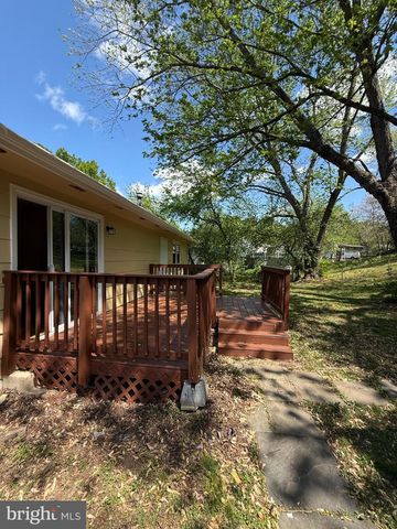 4515 KENWOOD DR, Woodbridge, VA 22193