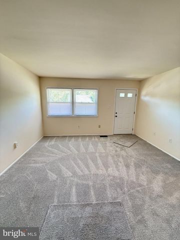 4515 KENWOOD DR, Woodbridge, VA 22193