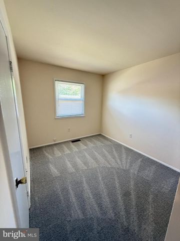 4515 KENWOOD DR, Woodbridge, VA 22193