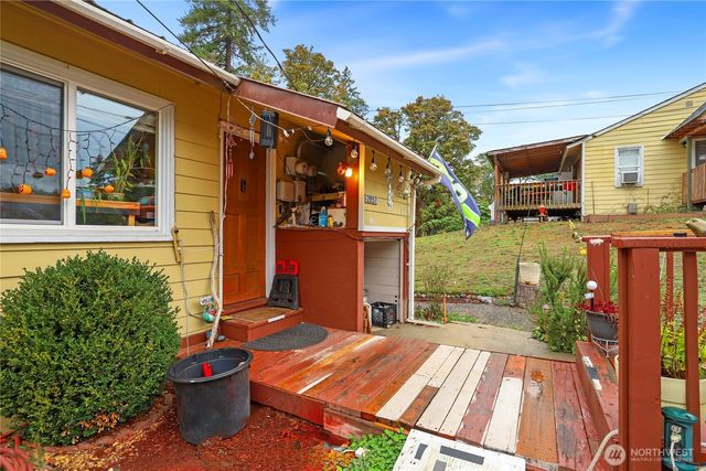 2853 Clare Avenue, Bremerton, WA 98310