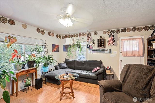 2853 Clare Avenue, Bremerton, WA 98310