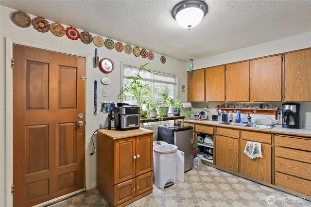 2853 Clare Avenue, Bremerton, WA 98310