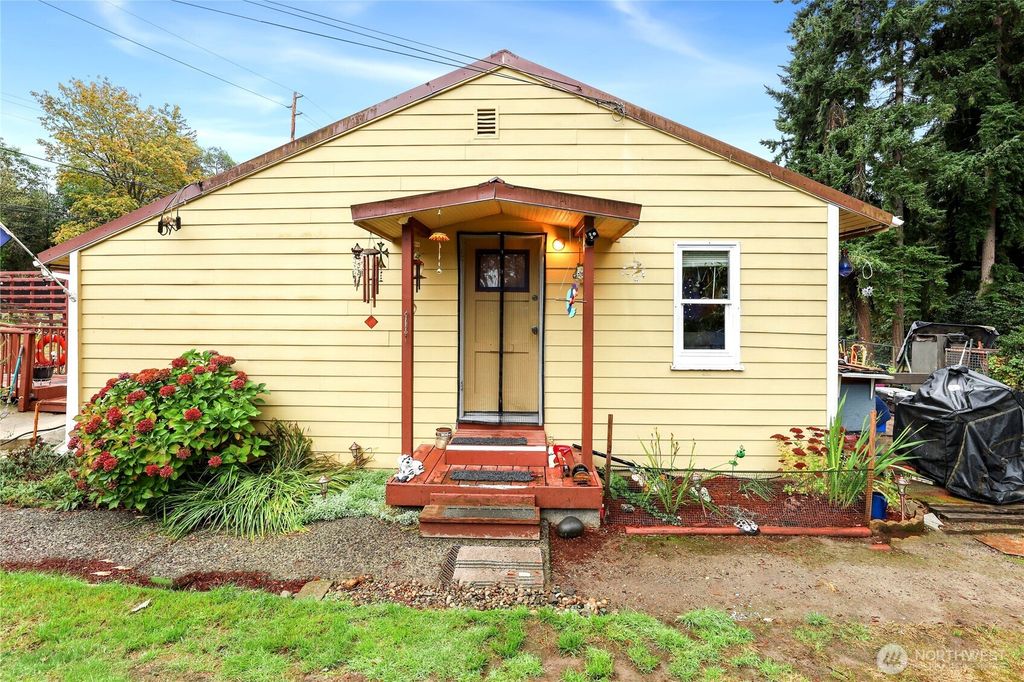 2853 Clare Avenue, Bremerton, WA 98310