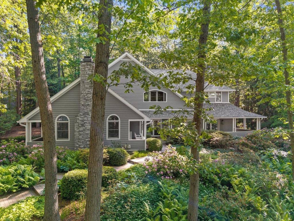 18353 Forest Beach Drive, New Buffalo, MI 49117