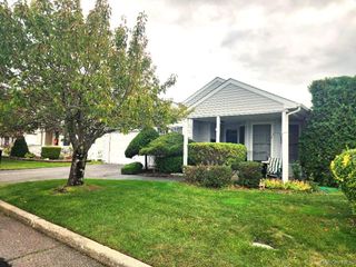 1 Willow Court, Manorville, NY 11949