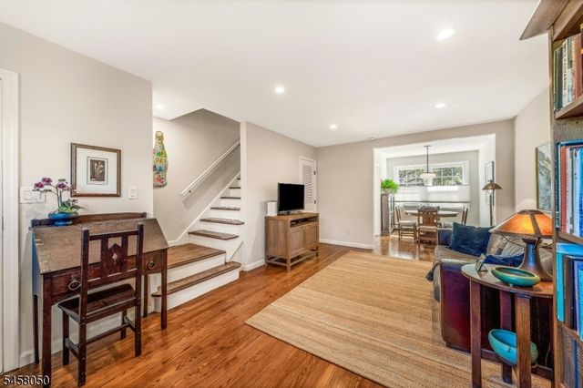 154 Boyden Ave B, Maplewood Twp., NJ 07040