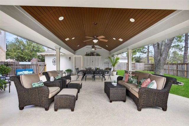 11403 Parkriver Drive, Houston, TX 77070