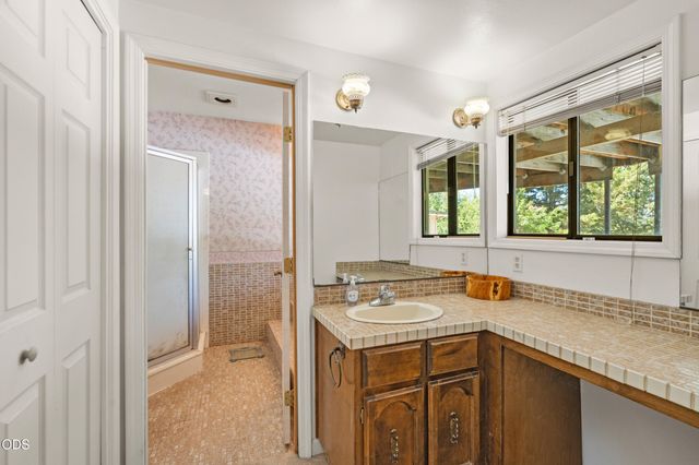 1459 Highcrest Drive, Medford, OR 97504