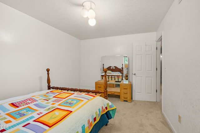 1459 Highcrest Drive, Medford, OR 97504