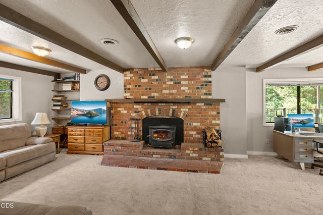 1459 Highcrest Drive, Medford, OR 97504