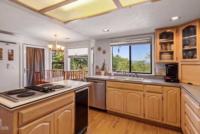 1459 Highcrest Drive, Medford, OR 97504