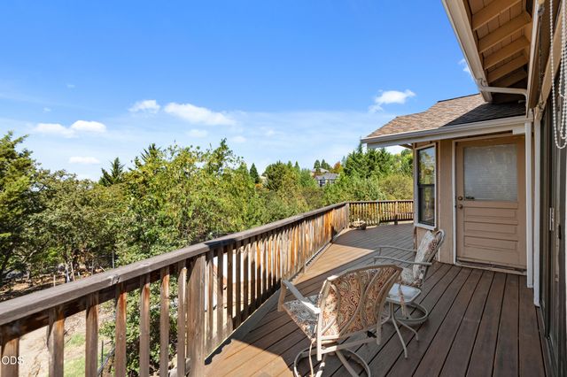 1459 Highcrest Drive, Medford, OR 97504