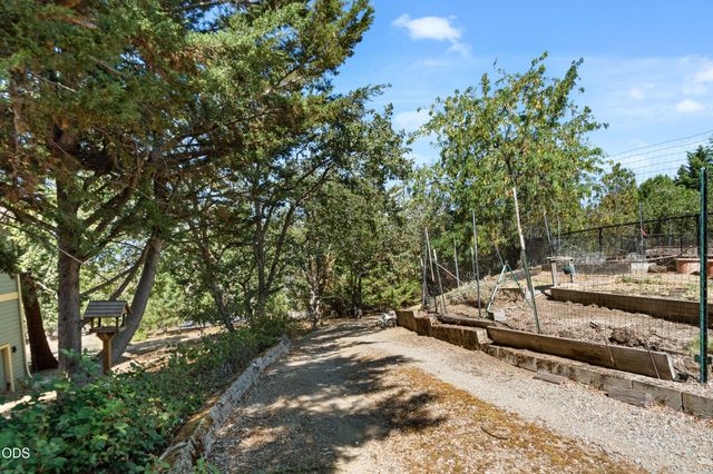 1459 Highcrest Drive, Medford, OR 97504