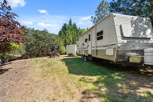1459 Highcrest Drive, Medford, OR 97504