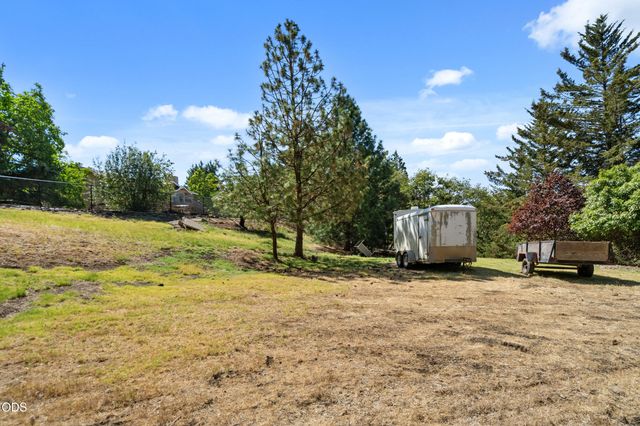 1459 Highcrest Drive, Medford, OR 97504
