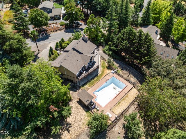 1459 Highcrest Drive, Medford, OR 97504