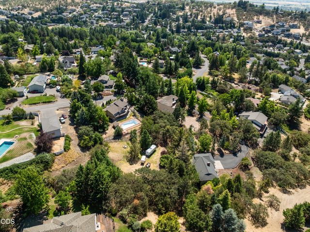1459 Highcrest Drive, Medford, OR 97504