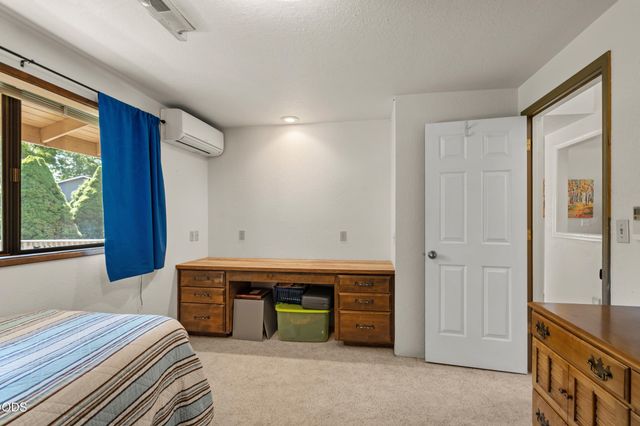 1459 Highcrest Drive, Medford, OR 97504