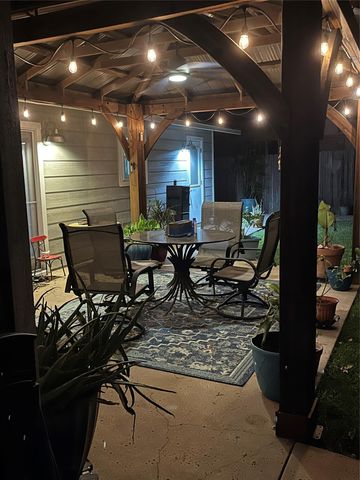 3206 Silverleaf DR, Austin, TX 78757