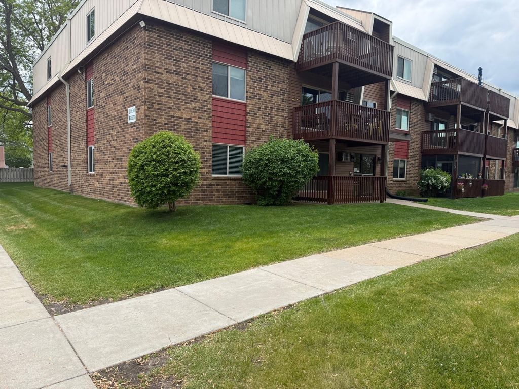 14630 Garrett 401, Apple Valley, MN 55124