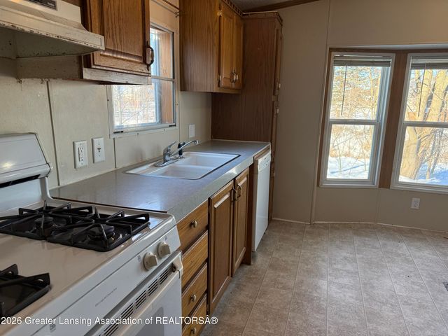 6815 Aurelius Road, Lansing, MI 48911