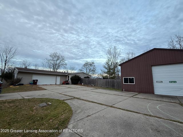6815 Aurelius Road, Lansing, MI 48911