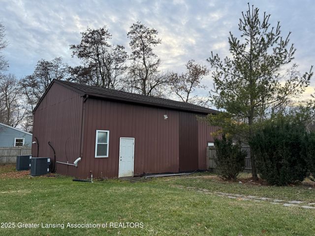 6815 Aurelius Road, Lansing, MI 48911