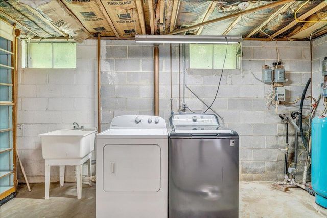 9947 Slings Gap RD, Bent Mountain, VA 24059