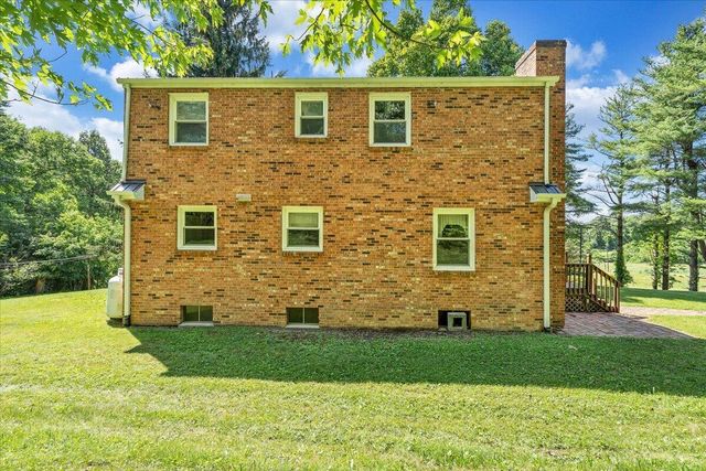 9947 Slings Gap RD, Bent Mountain, VA 24059