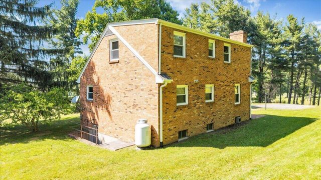 9947 Slings Gap RD, Bent Mountain, VA 24059