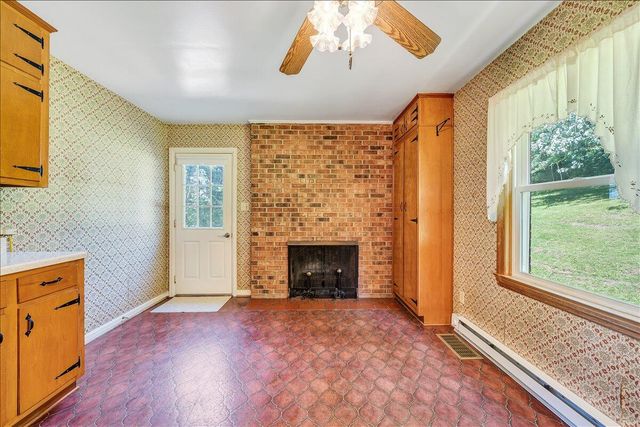9947 Slings Gap RD, Bent Mountain, VA 24059