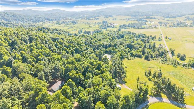 9947 Slings Gap RD, Bent Mountain, VA 24059