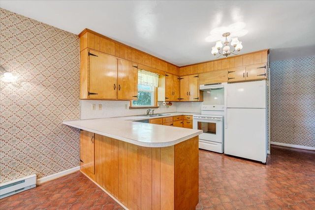 9947 Slings Gap RD, Bent Mountain, VA 24059