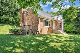9947 Slings Gap RD, Bent Mountain, VA 24059