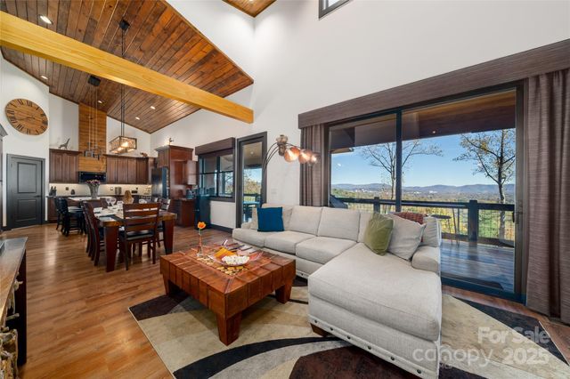 41 Ben Lippen School Road, Asheville, NC 28806