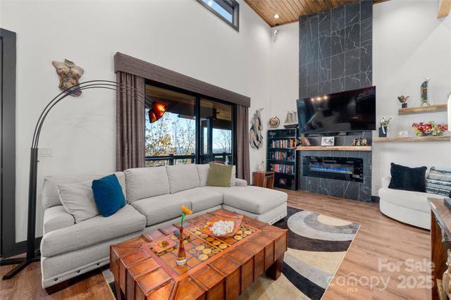 41 Ben Lippen School Road, Asheville, NC 28806