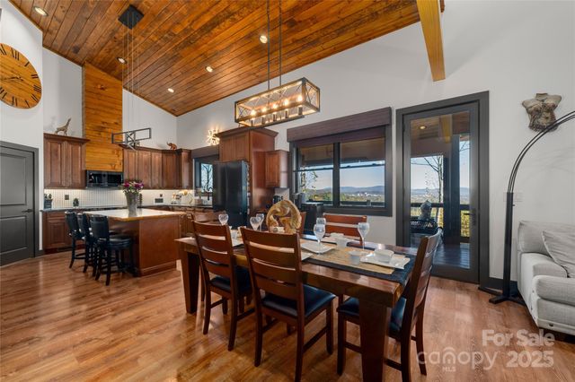 41 Ben Lippen School Road, Asheville, NC 28806