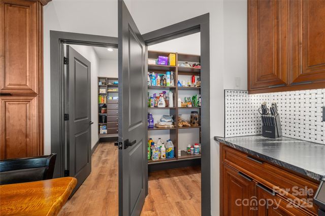 41 Ben Lippen School Road, Asheville, NC 28806