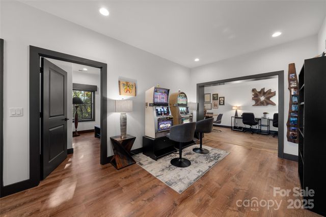 41 Ben Lippen School Road, Asheville, NC 28806