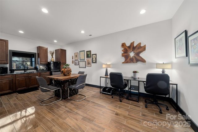 41 Ben Lippen School Road, Asheville, NC 28806