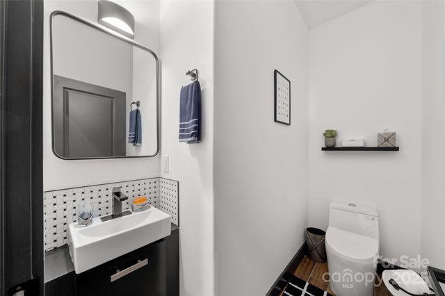 41 Ben Lippen School Road, Asheville, NC 28806